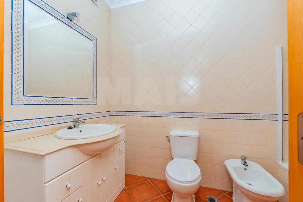 Apartamento T2 em Salvaterra de Magos com elevador, parqueamento e arrecadação