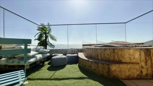 Ap. em Moradia T1+1, c/ Varanda, Vista Mar, Jacuzzi e Parqueamento !