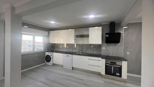 Apartamento T2 Remodelado |Setúbal| São Sebastião