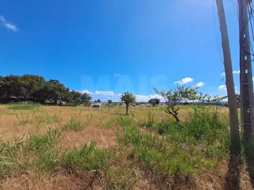 Terreno para construção de moradias