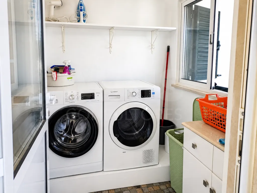 Moradia T3+1 pronta a habitar | Garagem fechada, pátio com churrasqueira e a 5 min das praias !