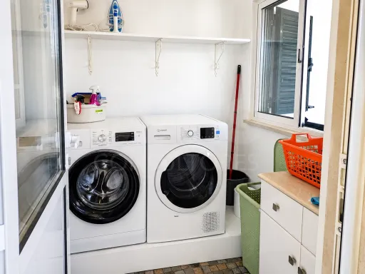 Moradia T3+1 pronta a habitar | Garagem fechada, pátio com churrasqueira e a 5 min das praias !