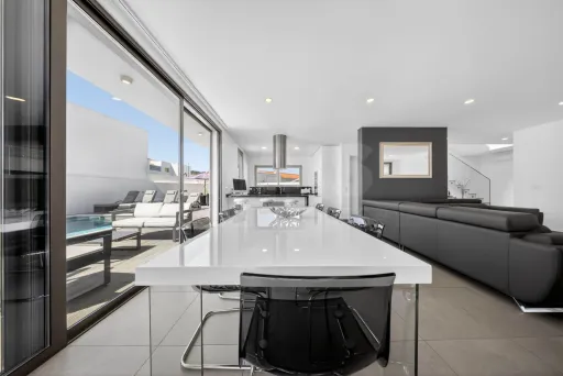 Moradia T4 com Piscina e Rooftop a minutos da Praia | Salir do Porto