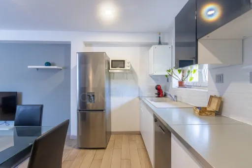 Propriedade com 3 apartamentos e piscina em Óbidos