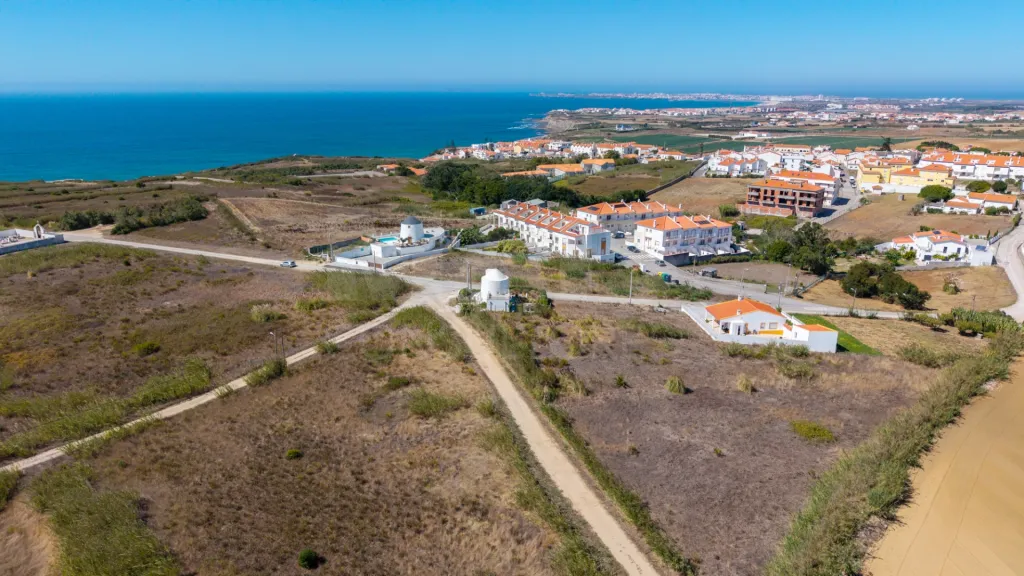 Moinho com 340m2 de terreno vista mar em São Bernardino