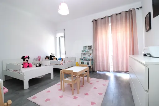 Fully Renovated 3-Bedroom Apartment on the 3rd Floor in Samora Correia