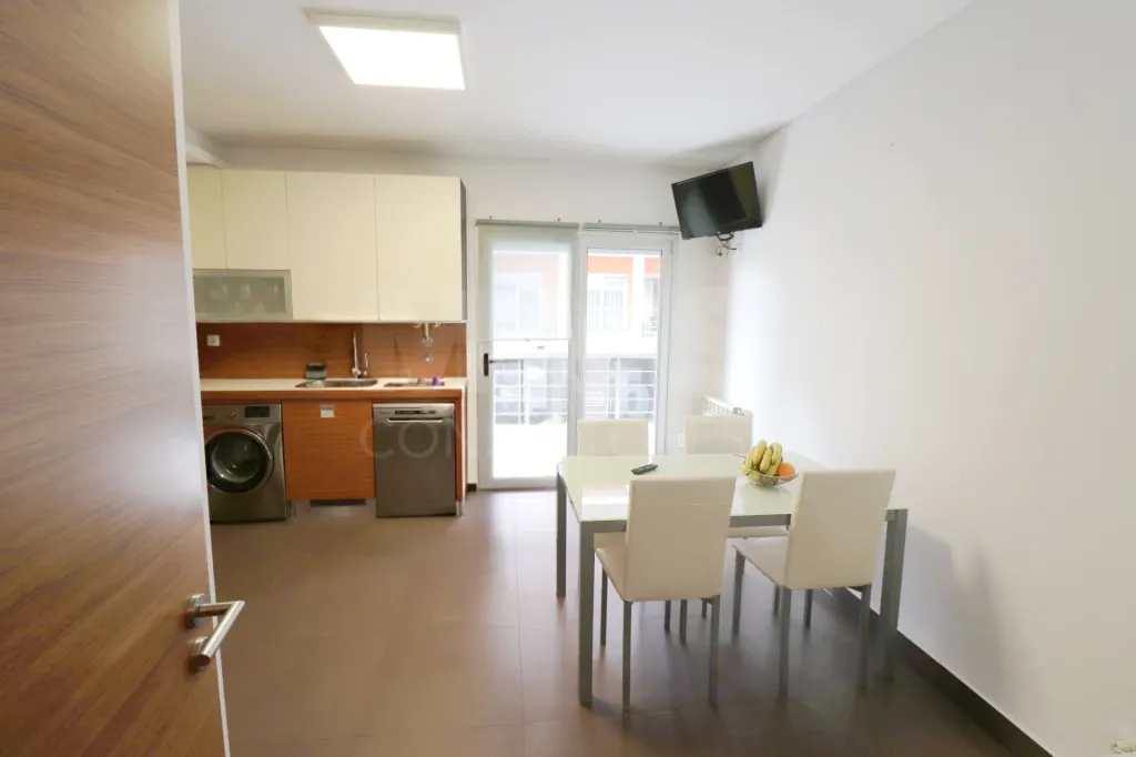 3-Bedroom Apartment at Quinta das Oliveiras with a 60-square-meter balcony