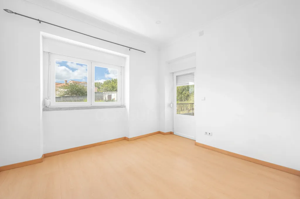Moradia T6 Remodelada com Vista para a Serra de Montejunto