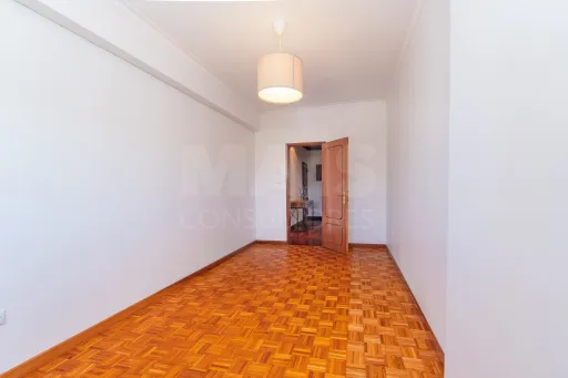 Vista Rio + Espaço Extra – O T2+1 que Vais Querer a 25 Minutos de Lisboa