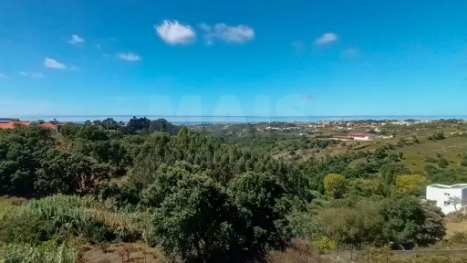 Espaçoso T2 em Mafra | Estacionamento, Arrecadação e Vista desafogada