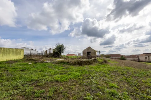 Moradia Térrea para Reabilitar com Terreno, Vista Mar e Vista Sítio da Nazaré – Bárrio, Alcobaça