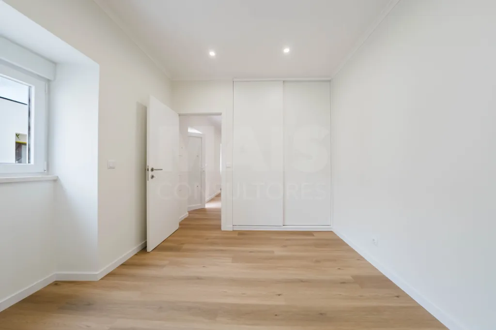 Moradia Geminada T3, Totalmente Remodelada