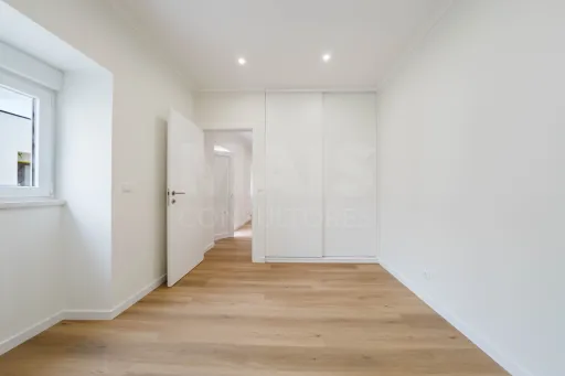 Moradia Geminada T3, Totalmente Remodelada