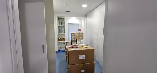 Armazém ou Escritório Serviços em Alfragide com 100m2