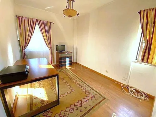 Apartamento T3 (originalmente T4) com 115 m² na Venteira – Amadora