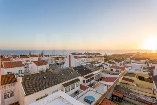 Apartamento T3 Duplex com Garagem em Peniche