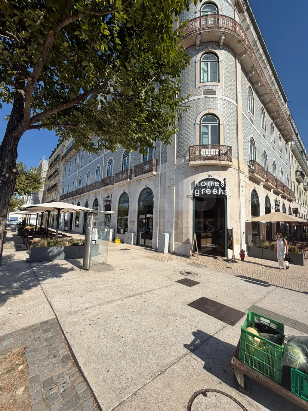 T1 Remodelado com Vista Rio | Av. 24 de Julho — Cais do Sodré