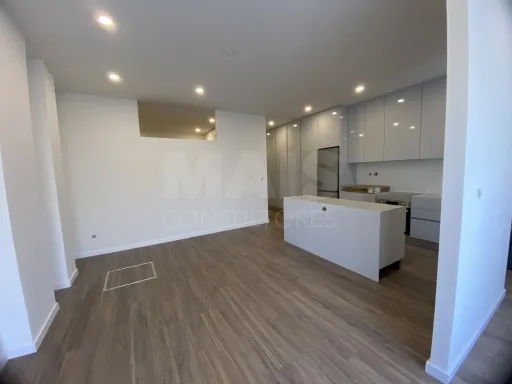 Apartamento T1+ 1 na Rinchoa
