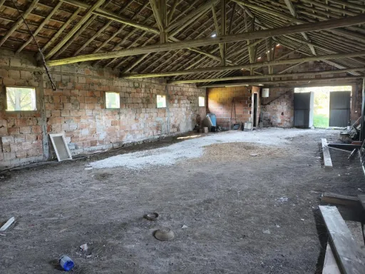Moradia T2+1 c/ Anexo & Armazém em Lote de 7.600m2