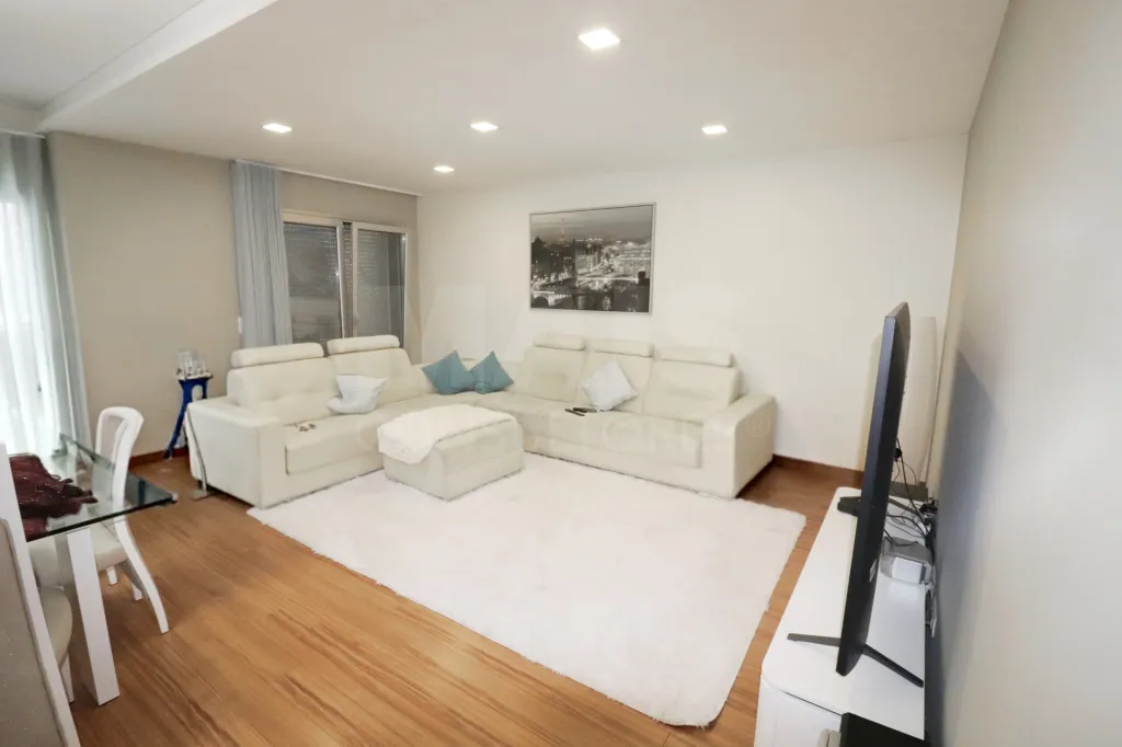 3-Bedroom Apartment at Quinta das Oliveiras with a 60-square-meter balcony