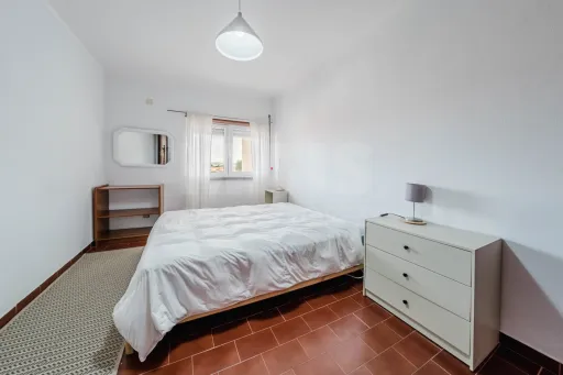 Apartamento T2 com Sótão e Varanda junto à Praia do Baleal