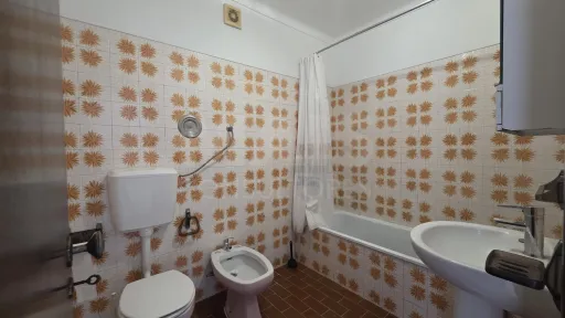 Apartamento T1 Transformado em T2 em Benavente | 70 m² | Excelente localização