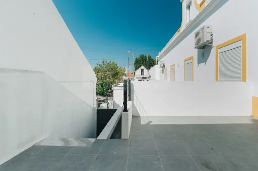 Moradia T3 Totalmente Remodelada com Logradouro em Coruche