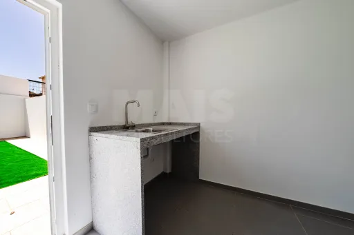 Exclusiva Moradia T4 Moderna com Conforto e Elegância Perto das Praias de Peniche