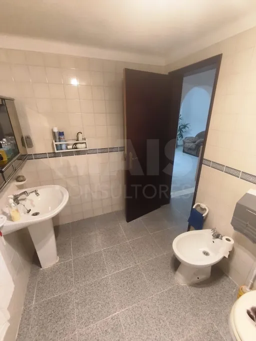 Propriedade com Piscina e Instalações Equestres – Um Refúgio Tranquilo com Potencial de Expansão