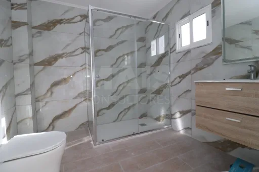 Moradia T3 Totalmente Remodelada, espaço exterior privado, em Salvaterra de Magos