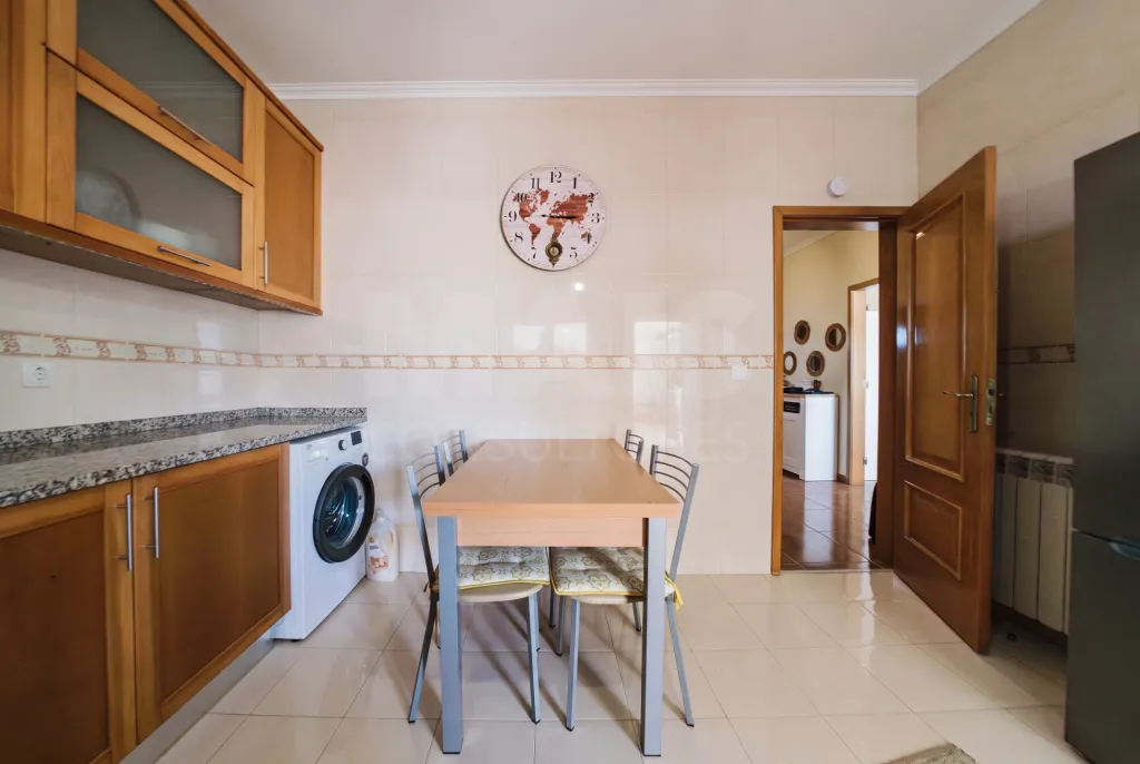 🏡 3-Bedroom House—Furnished and Fully Equipped | Jacuzzi | Garage | Backyard
