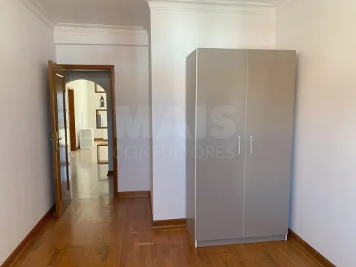 Apartamento T2 em Vale de Santarém