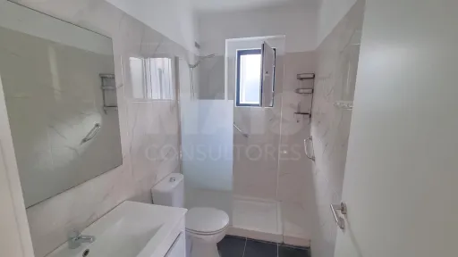 Apartamento T1 Cova da Piedade Remodelado