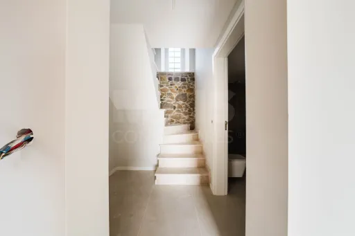 Moradia T3 Renovada C/ Logradouro e Anexos, São Bartolomeu, Lourinhã