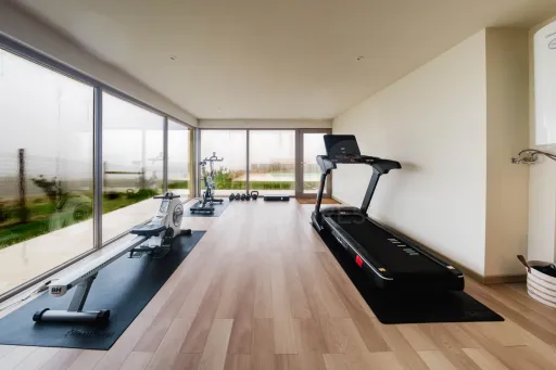Apartamento T2 com terraço em condomínio privado perto da praia – Honeysands Residences, Areia Branca