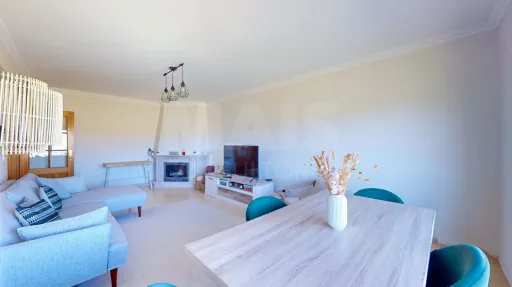 Apartamento T1 com elevador - Monte Abraão