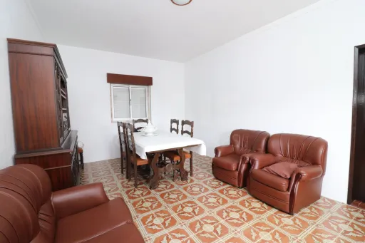 Farm with detached 3-bedroom house, set in a plot of land with 17890 m2 in Biscainho