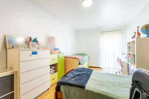 Apartamento T2 com garagem