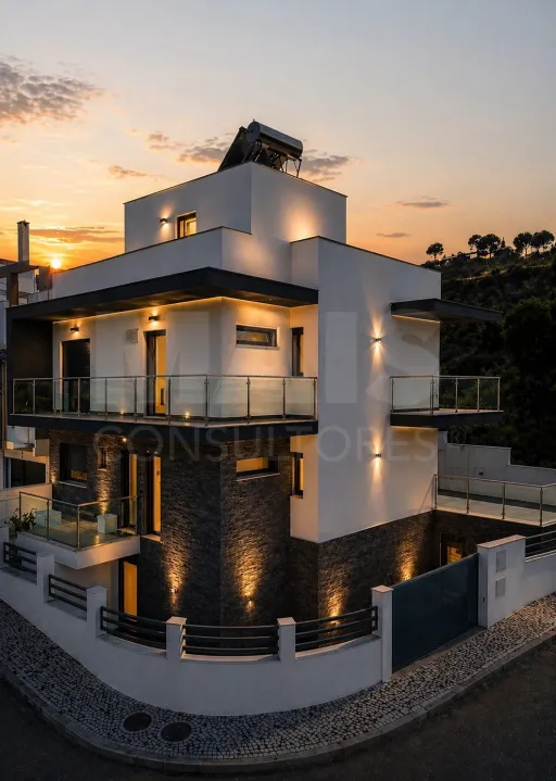 Moradia T4+1 com Quintal e Espaço para Piscina | Famões (Pontinha)