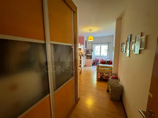 Apartamento T2 c/ parqueamento e arrecadação - São Julião do Tojal