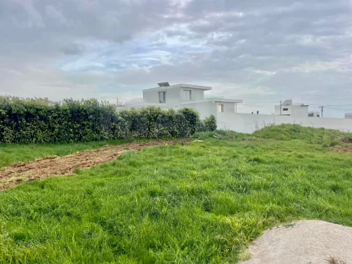 Terreno urbano pronto a construir Moradia T4 com Piscina e Garagem| Porto Dinheiro