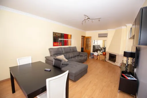 T3 Casal da Serra com Varandas e Vista Rio