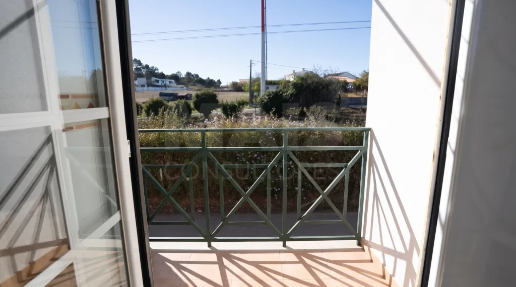 2-Bedroom Duplex Apartment in Alto das Gaeiras – Óbidos