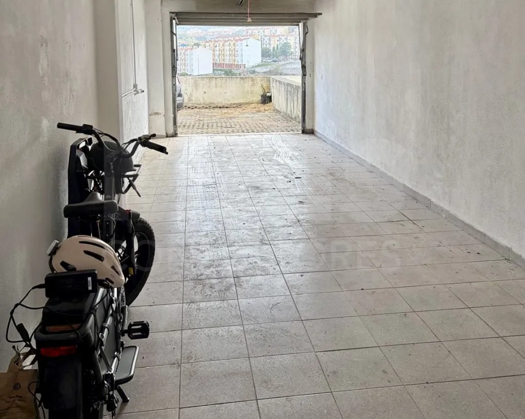 T4 Duplex Renovado com 3 Varandas, Garagem Box e Arrecadação | São Domingos de Rana
