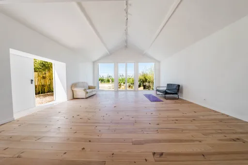 Imóvel com Vista Mar e Elevado Potencial Turístico a Minutos das Praias de Peniche