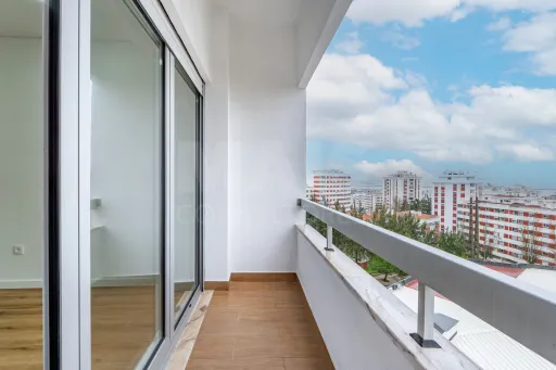 Fully refurbished 3-bedroom apartment | parking space, in Quinta da Piedade - Póvoa de Santa Iria