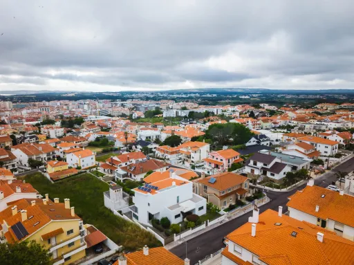Apartamento T3 na Encosta do Sol — Espaço, Conforto e Excelente Exposição Solar