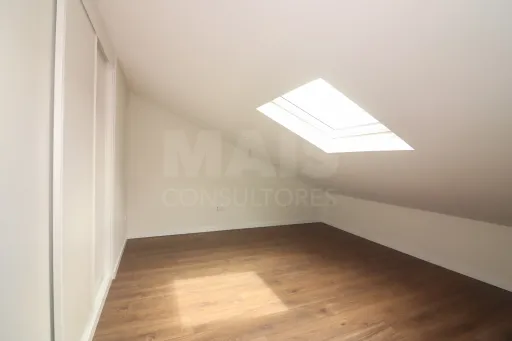 Apartamento T2 + Duplex -   2 lugares de estacionamento Casal Cambra