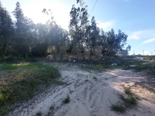 Terreno de 1380m2 em Olho Marinho