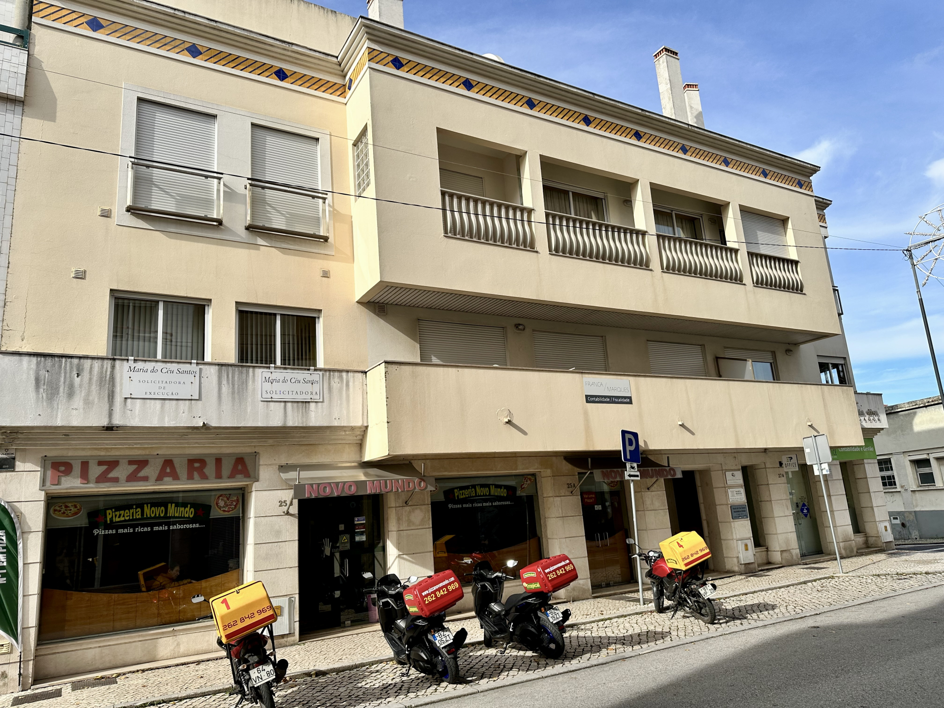 Apartamento T3 - 2º andar com elevador e lugar de garagem